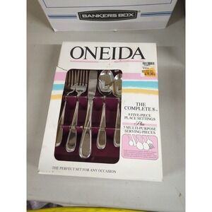 Oneida Wilmington Flatware 8 Five Pice Place Settings 9325